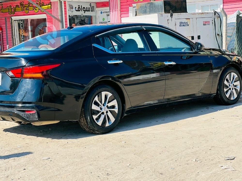 نيسان ألتيما